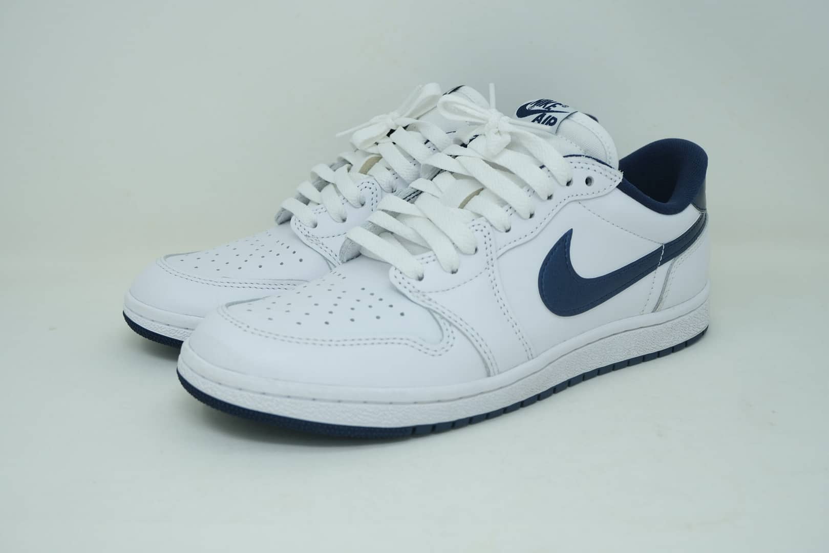 Nike Air Jordan 1 Low Retro 85 White Metallic Navy Blue FB9933-141 Men's Size 8.5